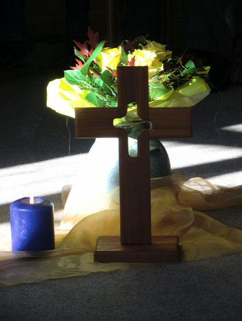 28.Mitte_beim_Gottesdienst.JPG